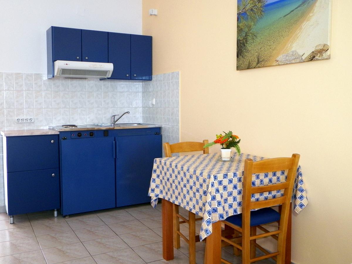 Christi Apartments Каливес Экстерьер фото