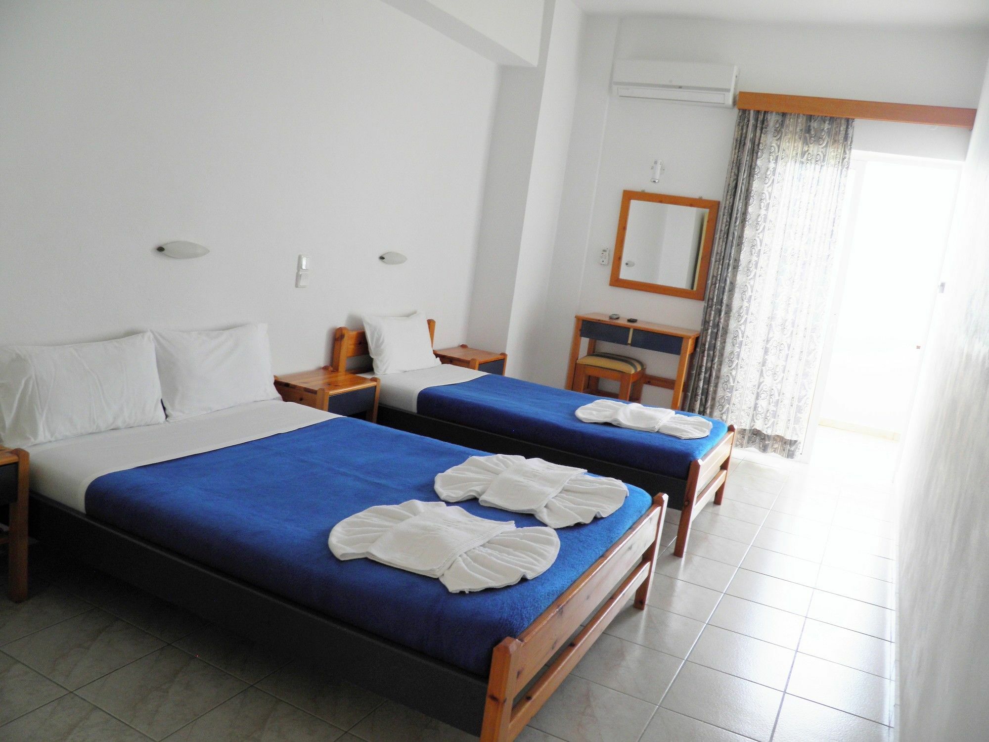 Christi Apartments Каливес Экстерьер фото